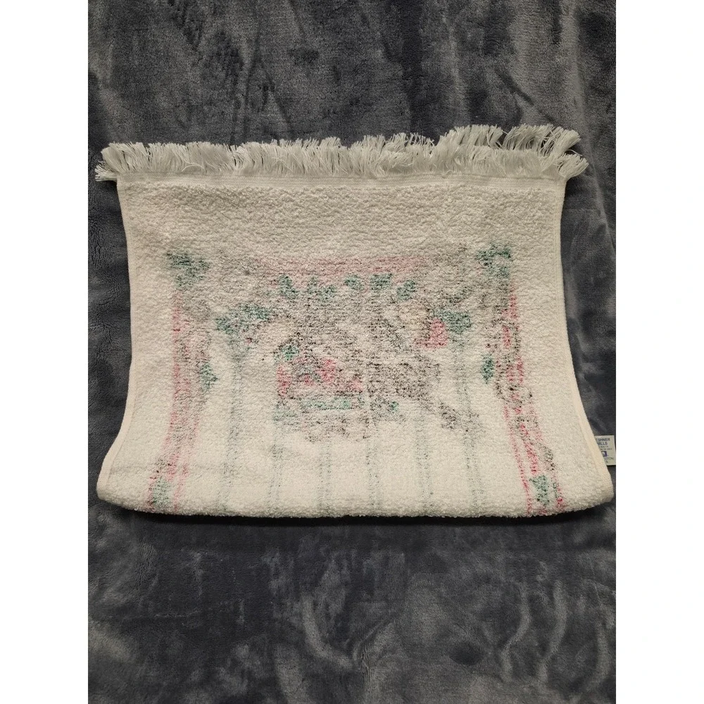 Vintage Leshner Mills Christmas Hand Towel Violin Holly Fringe 100% Cotton USA